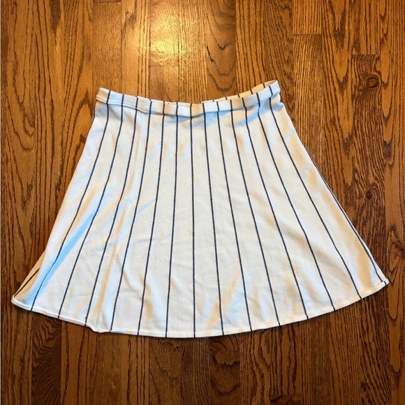 Theory Lotamee P Prosecco Black & White Striped A-Line Skirt Size: Large - Picture 4 of 10